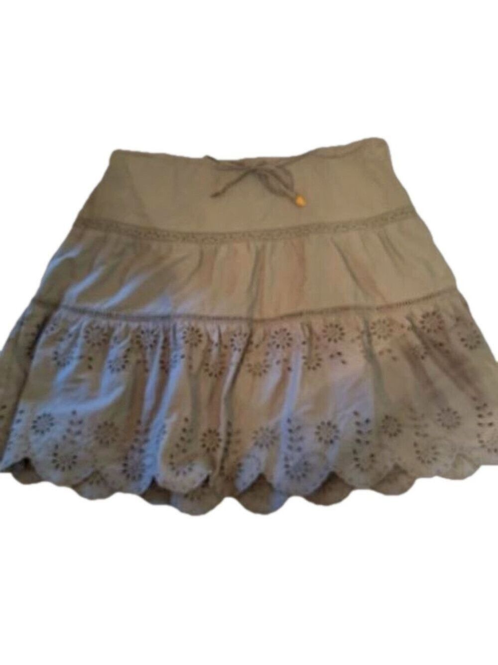 AMERICAN EAGLE Tiered Floral Eyelet Skirt. Size 4. Tie Waist. Lace/Eyelet. - Picture 3 of 10